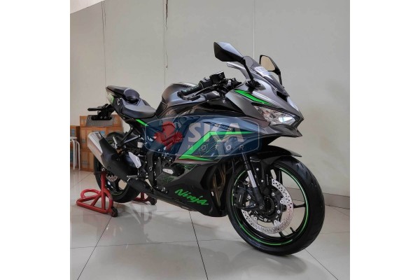 Kawasaki ZX25R SE ABS Tahun 2023